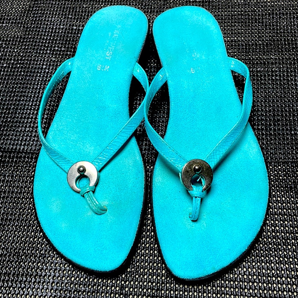 Nine West light blue suede flat sandals size 6.5